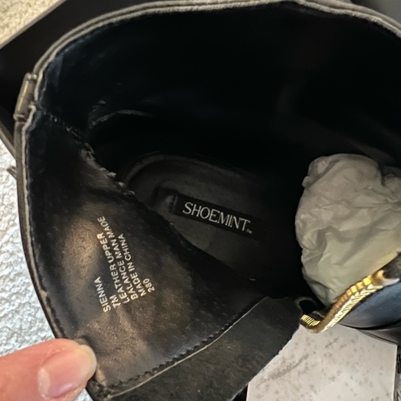 Shoemint ‘Sienna’ Boot. Black leather, gold hardware. Size 7. Like new! - Picture 6 of 6